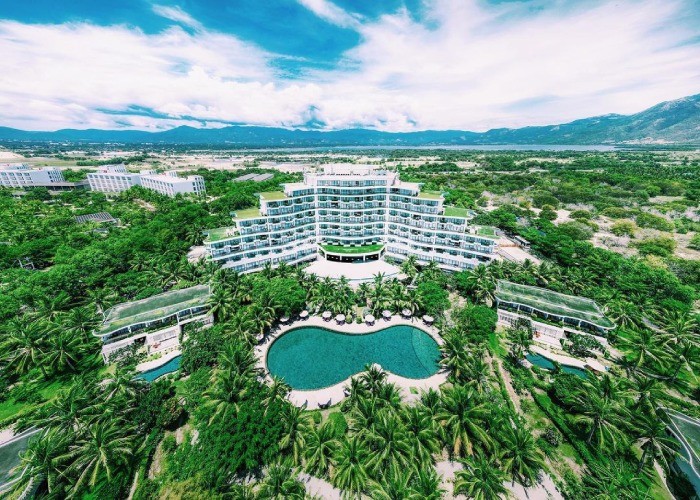 Cam Ranh Riviera Beach Resort & Spa