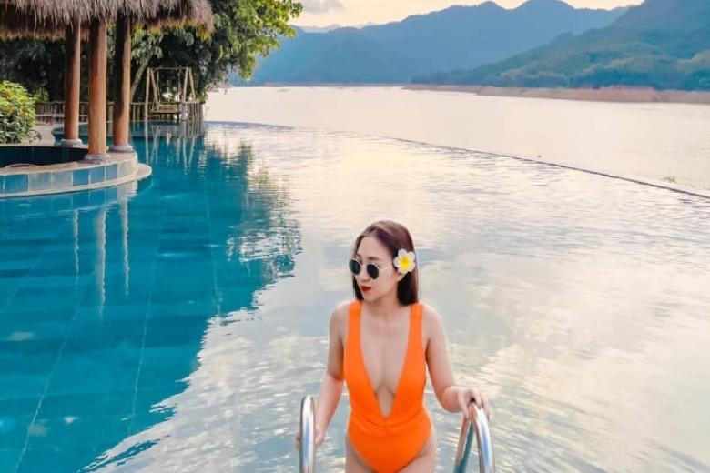 bể bơi