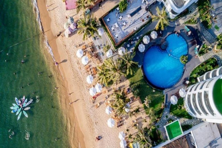 Sunset Beach Resort & Spa 4 sao trên cao nhìn xuống