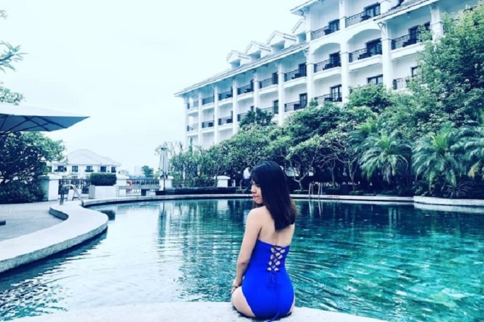 bể bơi khách sạn Intercontinental Hanoi Westlake chụp ảnh
