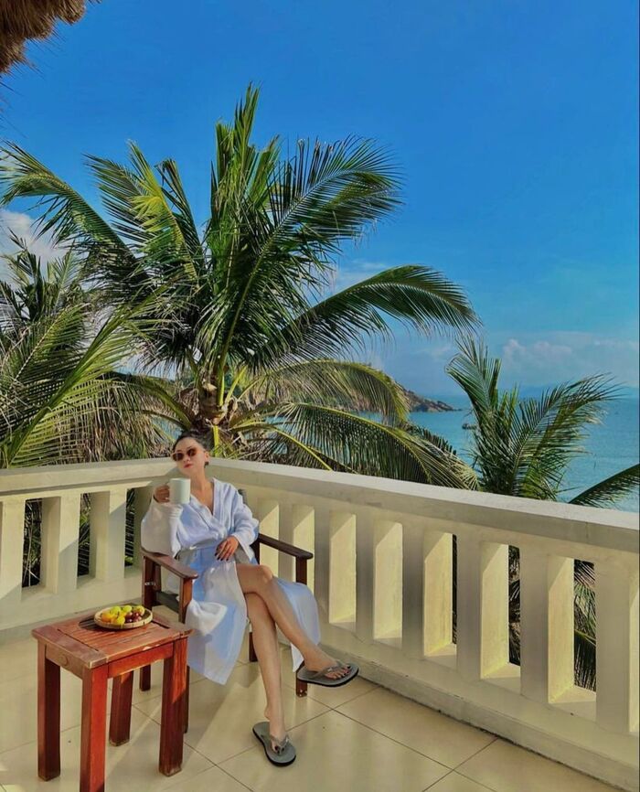 Chiêm ngưỡng bờ biển thơ mộng từ ban công khách sạn 5 sao ở Quy Nhơn