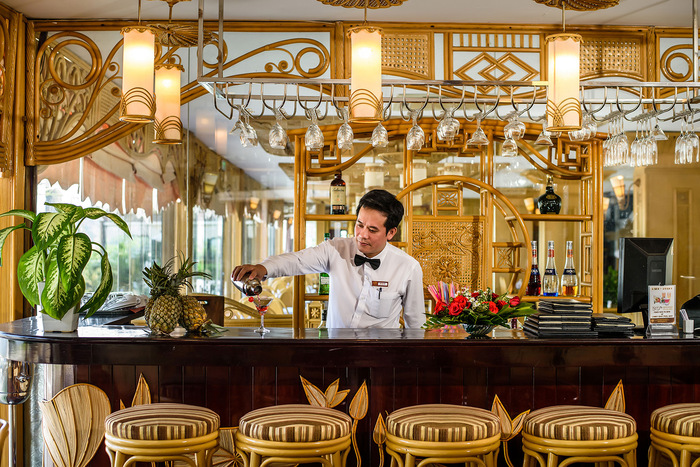 Nghỉ dưỡng xa hoa tại khách sạn Hương Giang Huế tọa lạc bên dòng sông Hương thơ mộng