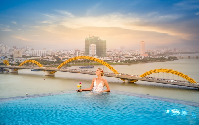 Val Soleil Hotel Đà Nẵng: Nghỉ dưỡng tại khách sạn 4 sao có bể bơi vô cực view sông Hàn thơ mộng