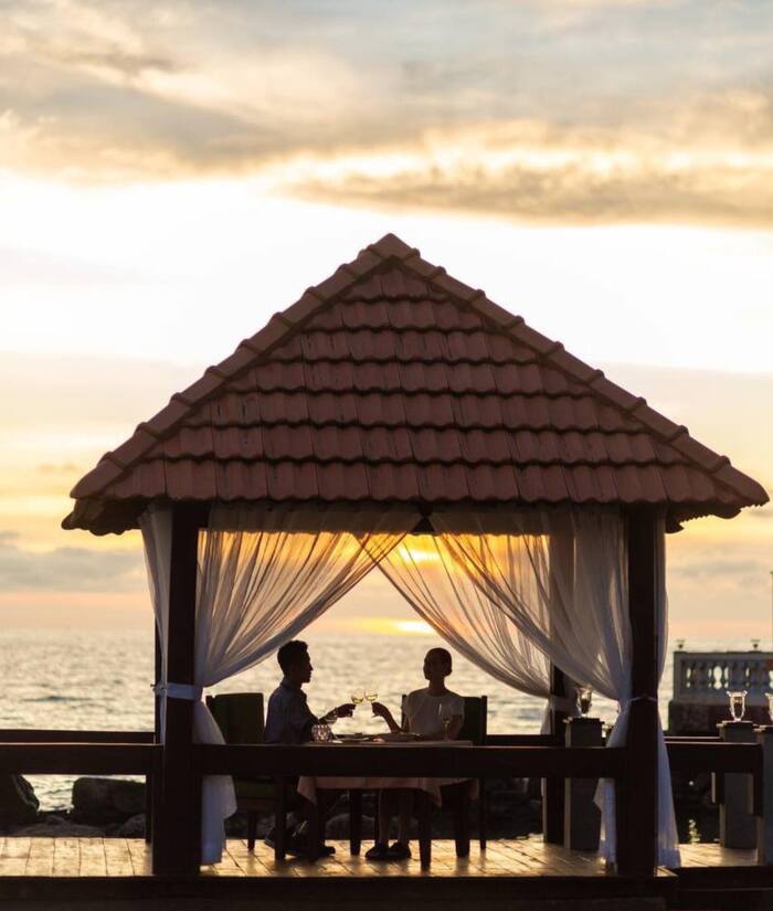 Thưởng thức bữa ăn lãng mạn giữa khung cảnh đại dương thơ mộng tại nhà hàng trực thuộc Sea Sense Resort Phú Quốc