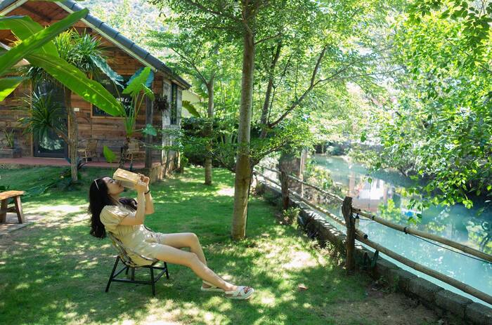 homestay đẹp ở Mộc Châu tọa lạc bên con suối trong xanh