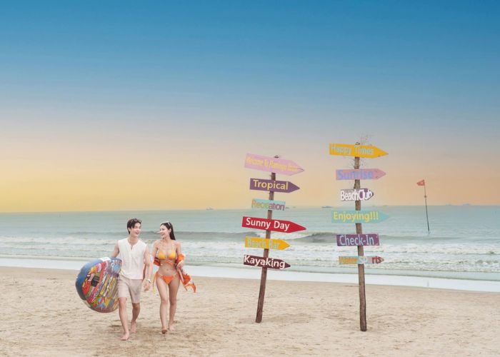 Tắm biển tại Flamingo Hải Tiến Thanh Hóa