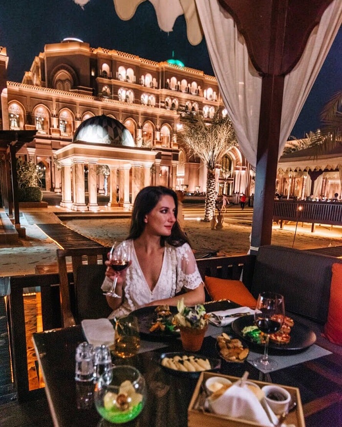 khách sạn Emirates Palace bữa tối