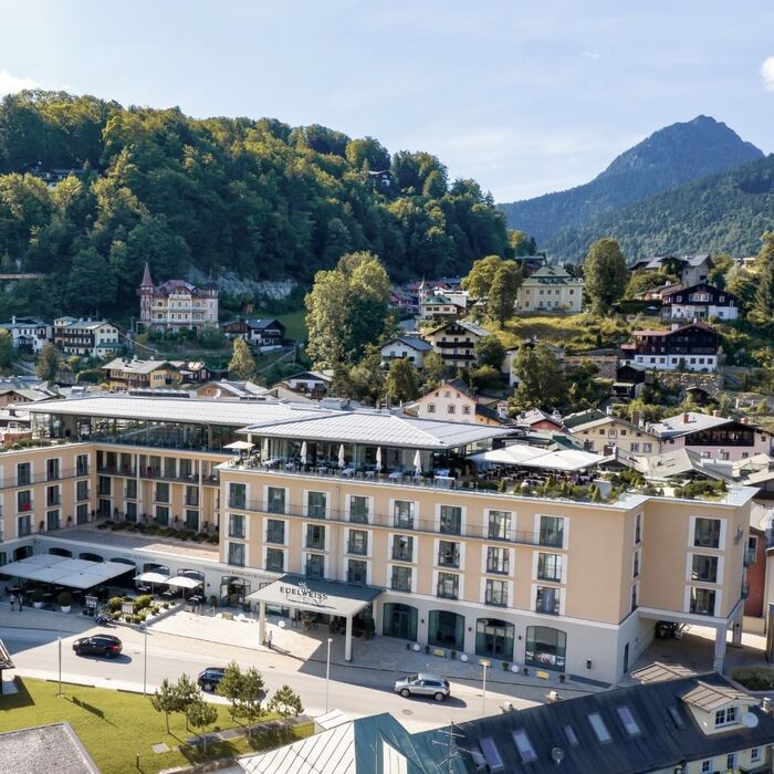 Cổ điển và xa hoa trong không gian nghỉ dưỡng hấp dẫn tại khách sạn Edelweiss Berchtesgaden