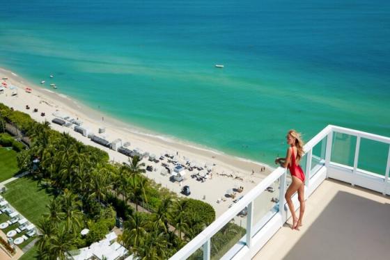 Nghỉ dưỡng và tận hưởng chuyến du lịch bên bờ biển nổi tiếng bậc nhất hành tinh tại Fontainebleau Miami Beach
