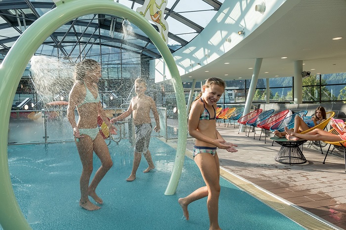 bể bơi ở khu nghỉ dưỡng Aqua Dome 