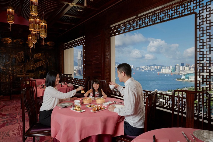 nhà hàng ở khách sạn Mandarin Oriental Hong Kong 