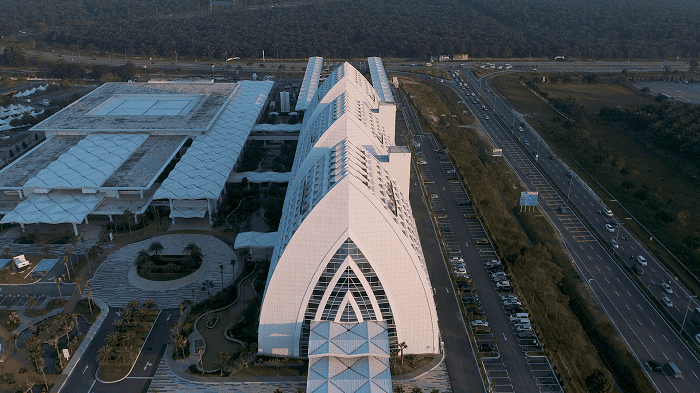 kiến trúc mái vòm của Movenpick Hotel Convention Centre KLIA 