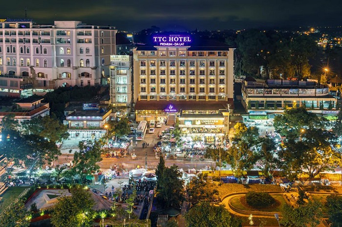 Top 8 khách sạn trung tâm Đà Lạt đẹp đến ngỡ ngàng, đi đâu cũng tiện