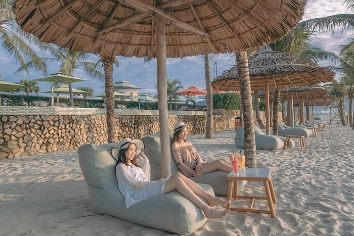 Vi vu phố biển đẹp như mơ và tận hưởng hệ thống dịch vụ ‘chanh sả’ tại khách sạn Fusion Suites Đà Nẵng