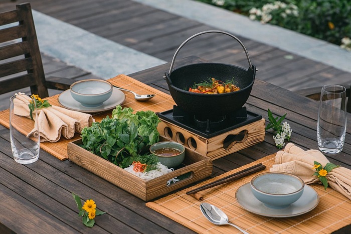Thưởng thức ẩm thực tại khu nghỉ dưỡng ở Hòa Bình