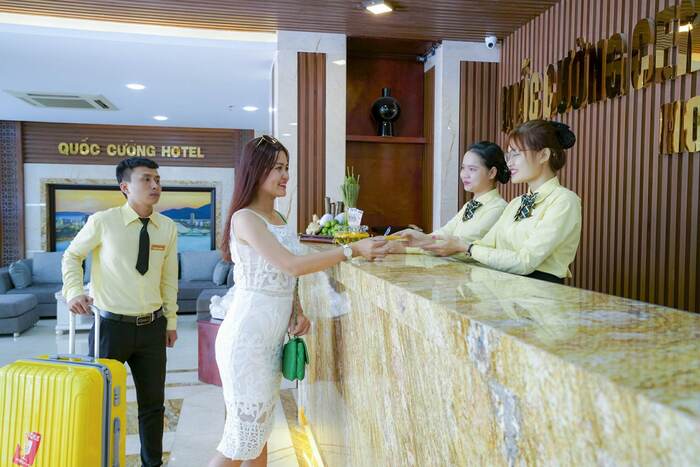 khách sạn nổi tiếng trung tâm Đà Nẵng 4 sao