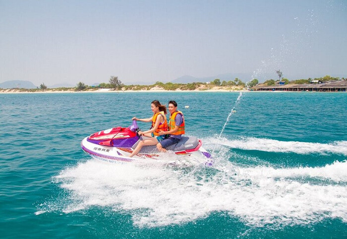 tham gia các hoạt động du lịch biển hấp dẫn tại Quỳnh Viên Resort 
