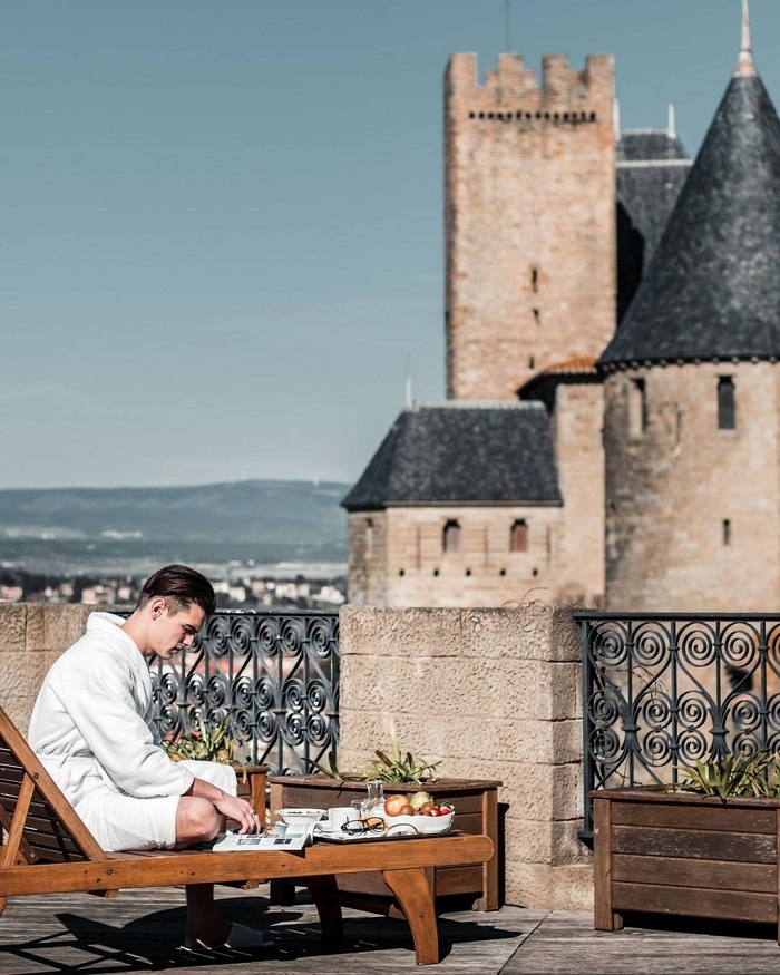 Khách sạn lâu đài Hotel de la Cite nổi tiếng bậc nhất ở Pháp