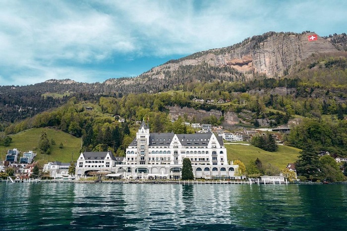 Thả hồn tại Park Hotel Vitznau, khách sạn cổ điển có view hồ Lucerne tuyệt đẹp ở Thụy Sĩ