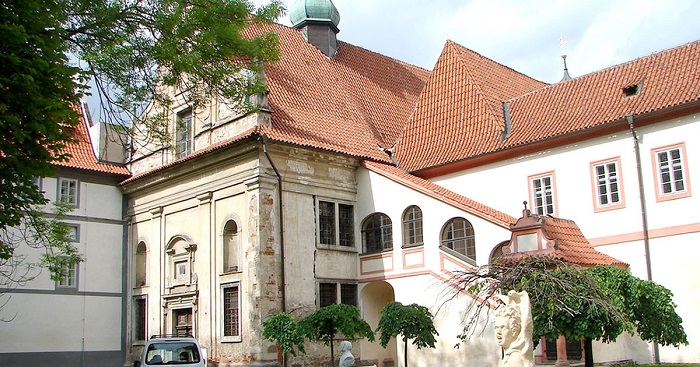 các địa điểm ở gần khách sạn Ruze Cesky Krumlov Castle Hotel nổi tiếng Séc