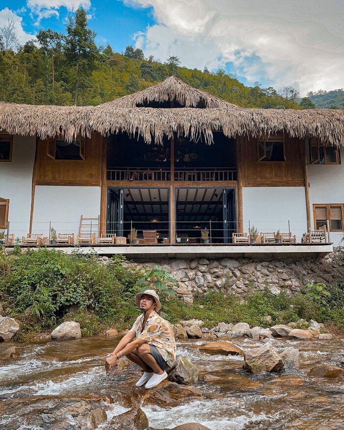 Chiêm ngưỡng núi rừng hoang sơ tại những khách sạn ở Sapa được bao bọc bởi thiên nhiên thơ mộng, lôi cuốn