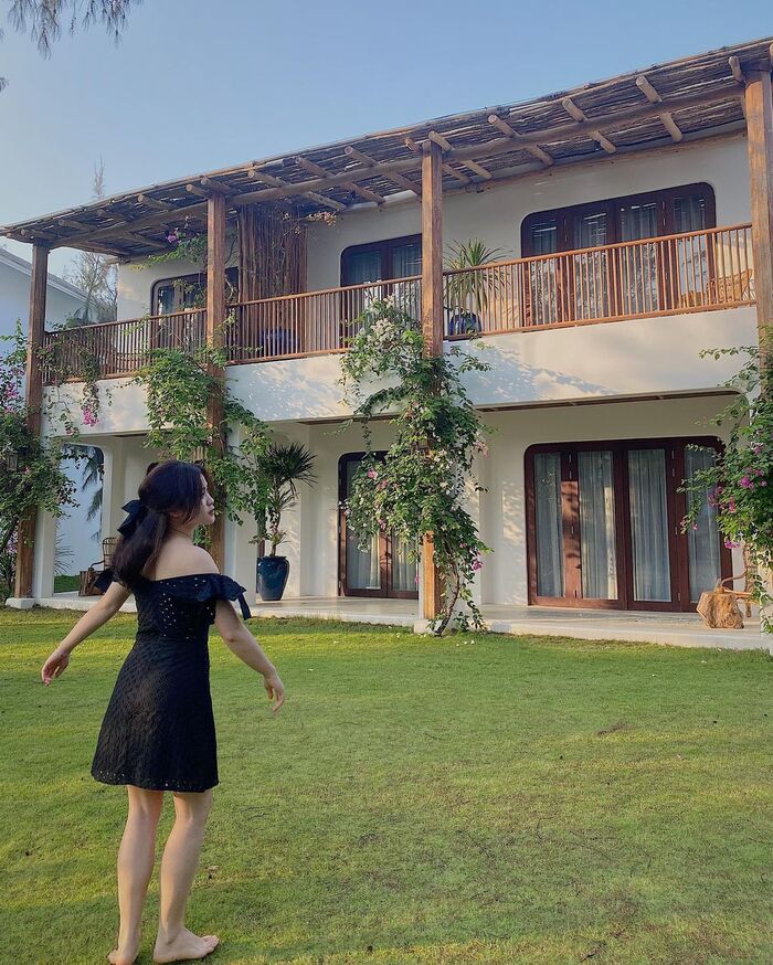 Vi vu khám phá xứ ‘hoa vàng cỏ xanh’ tại khu nghỉ dưỡng Stelia Beach Resort Phú Yên tọa lạc giữa cảnh sắc thơ mộng
