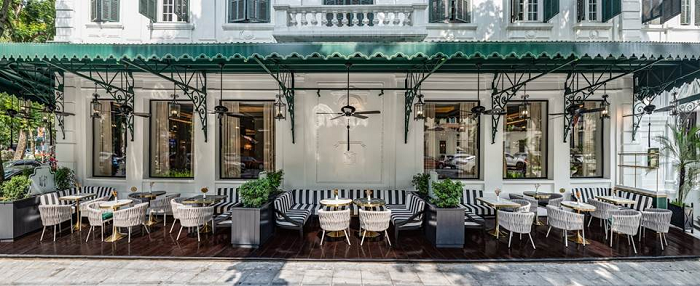 Nhà hàng La Terrasse tại Sofitel Legend Metropole Ha Noi có diện mạo mới, được lấy cảm hứng từ những quán cà phê ngoài trời nổi tiếng tại Paris, Pháp