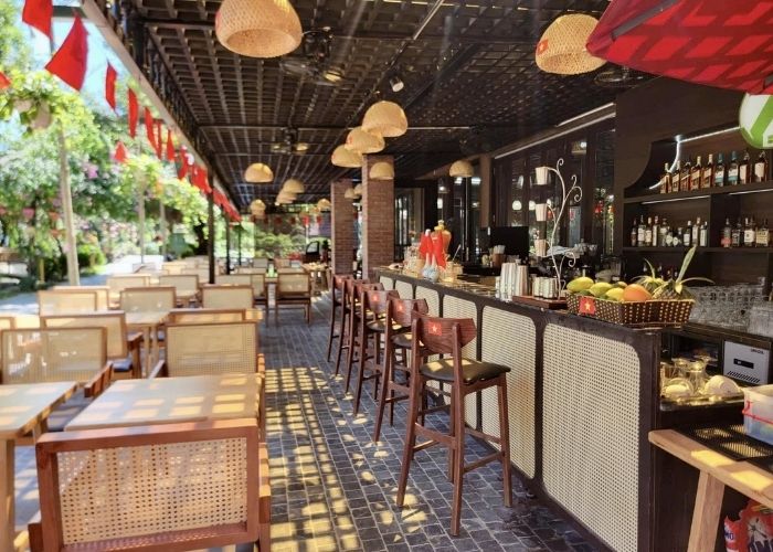 Khu ẩm thực tại Hang Múa Ecolodge Nình Bình