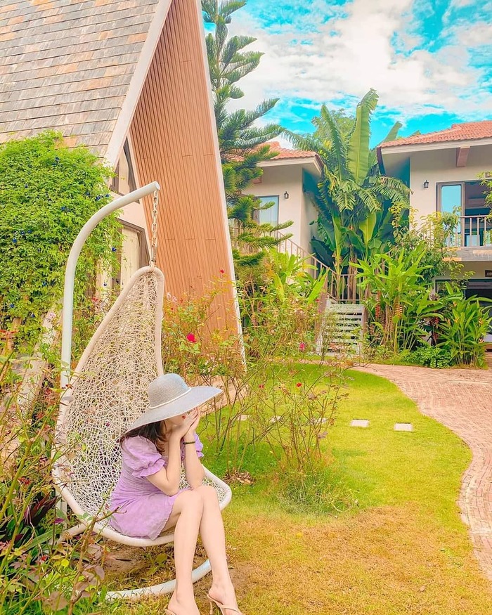 Tận hưởng kỳ nghỉ thư giãn tại Bái Đính Garden Resort tọa lạc giữa không gian xanh thanh bình, an yên