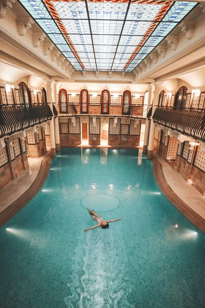hồ bơi ở Khách sạn Corinthia hotel Budapest 
