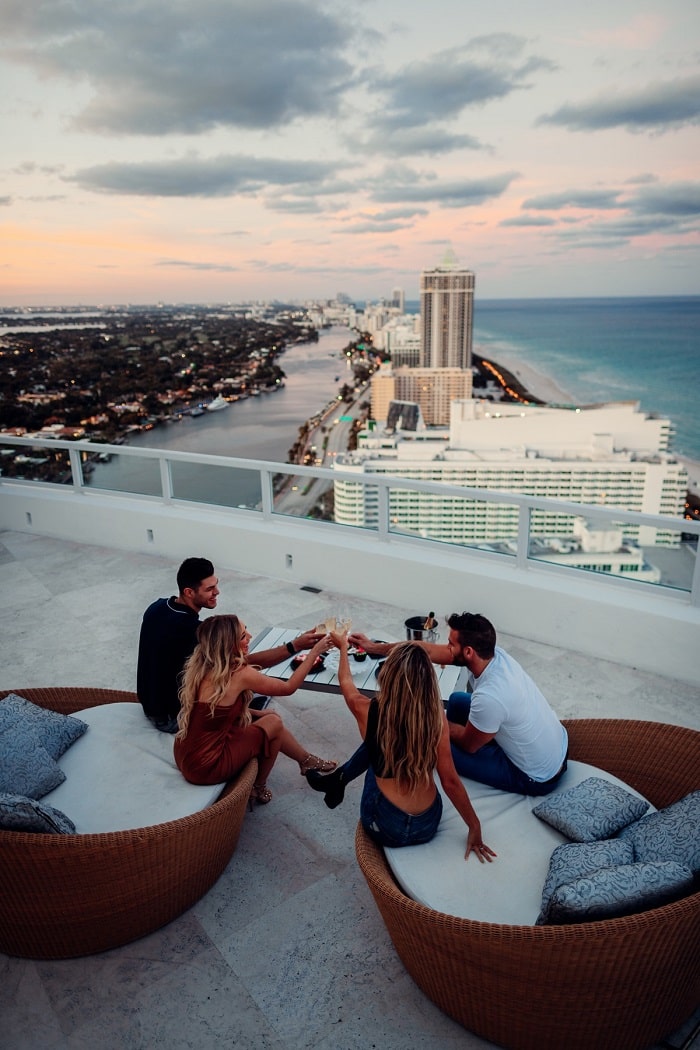 các khách sạn bên bờ biển tốt nhất Miami Fontainebleau Miami Beach