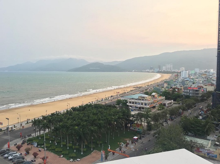 Trải nghiệm kỳ nghỉ dưỡng thiên đường bên bờ biển xinh đẹp tại các khách sạn gần trung tâm Quy Nhơn sang trọng
