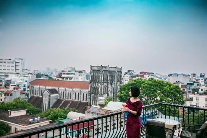 ngắm nhìn phố cổ từ khách sạn gần hồ Hoàn Kiếm