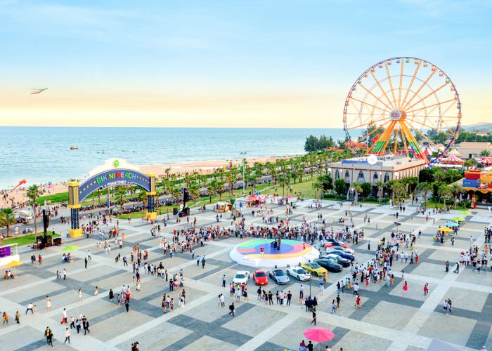 Quảng trường – Bãi biển Bikini Beach