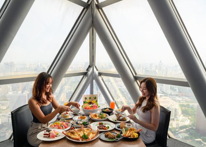 Buffet tại khách sạn Baiyoke Sky Thái Lan