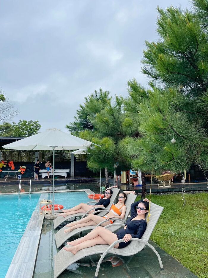 thoải mái thư giãn, vui chơi tại bể bơi villa đẹp ở Hà Nội 