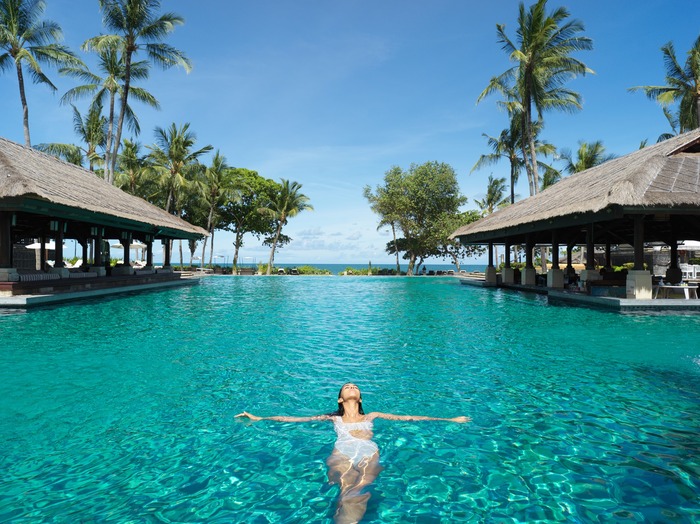 Thư giãn tràn đầy năng lượng ở InterContinental Bali Resort bên bờ vịnh Jimbaran xinh đẹp