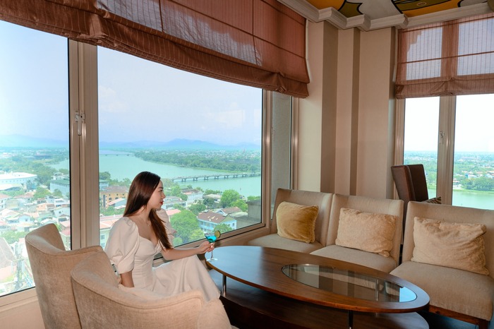 phòng nghỉ sở hữu view thành phố ấn tượng tại khách sạn 5 sao ở Huế